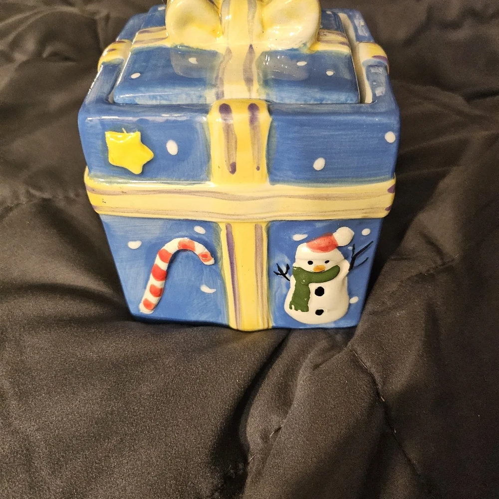 Vintage‎ Ceramic Decoration Christmas Candles (1 missing The Top)